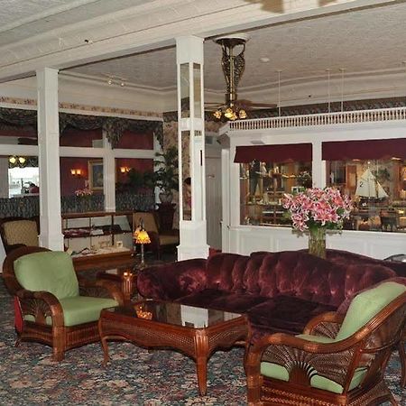 Chippewa Hotel Waterfront แมคคิแนคไอแลนด์ ภายนอก รูปภาพ