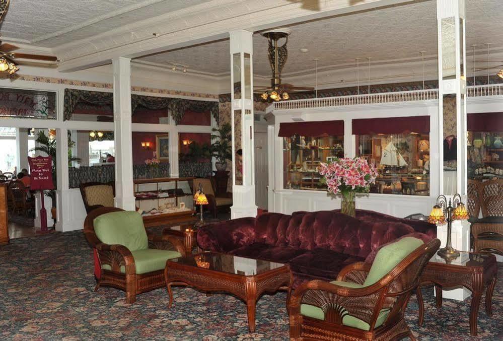 Chippewa Hotel Waterfront แมคคิแนคไอแลนด์ ภายนอก รูปภาพ